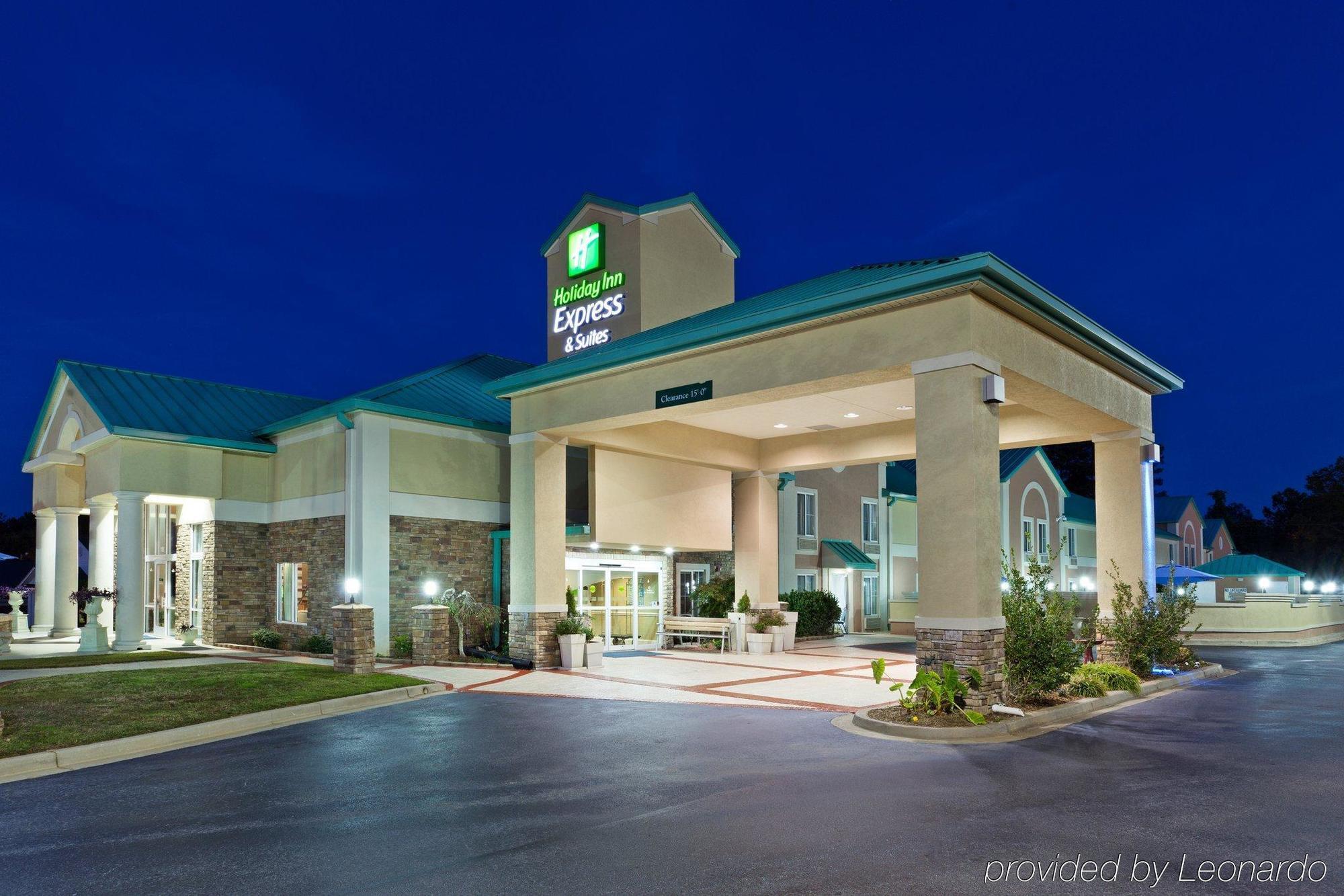 Comfort Inn & Suites Greenwood Near University Exterior photo