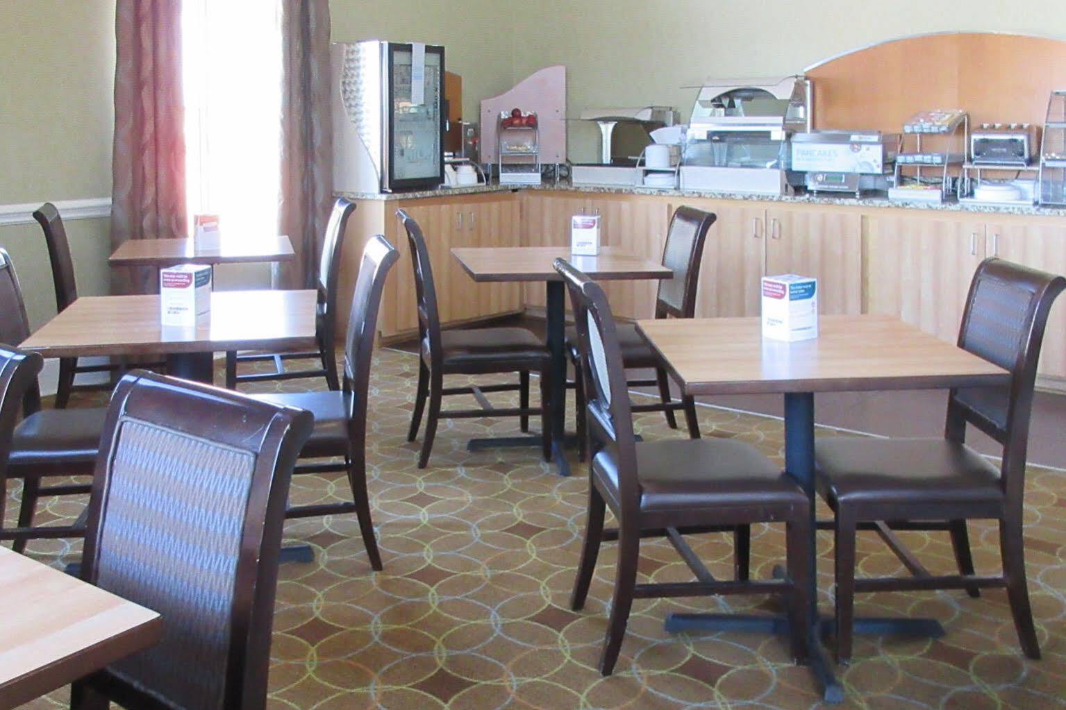 Comfort Inn & Suites Greenwood Near University Exterior photo